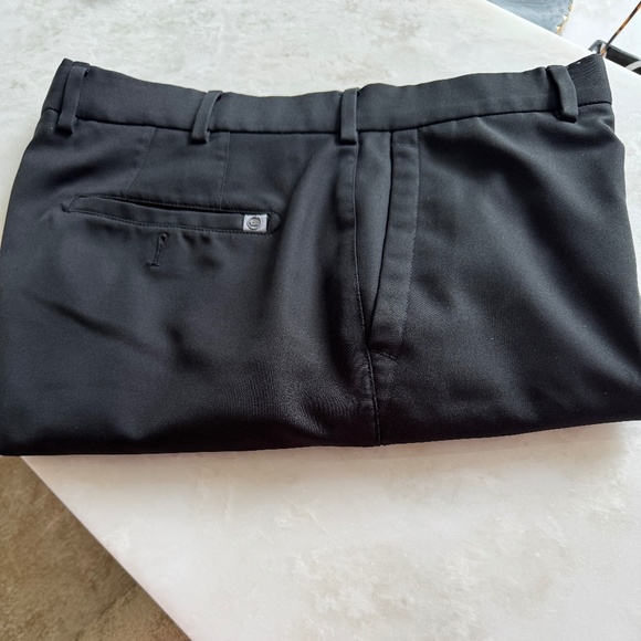 Man’s golf short by Peter Millar, size 35 - Picture 1 of 1